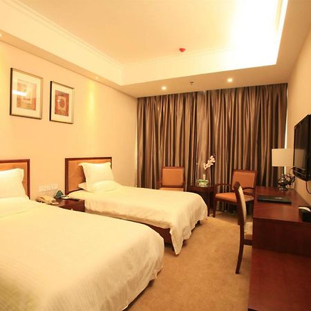 Greentree Inn Beijing Daxing Huangcun Qingyuan Road Metro Station Express Hotel מראה חיצוני תמונה